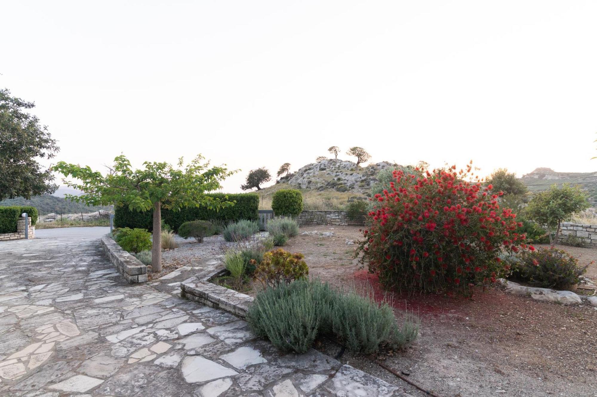 Carob Villa Moirai Bagian luar foto