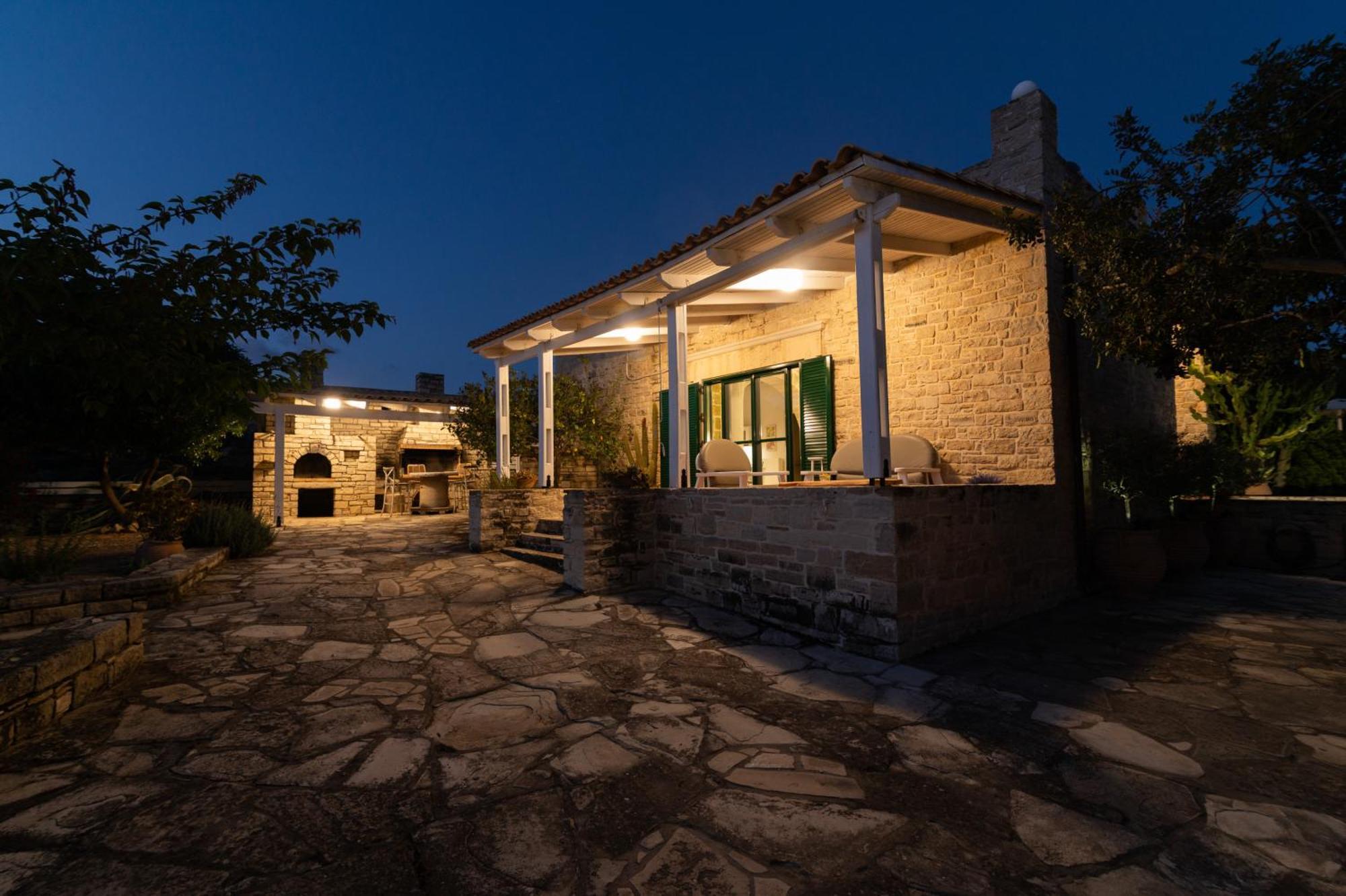 Carob Villa Moirai Bagian luar foto